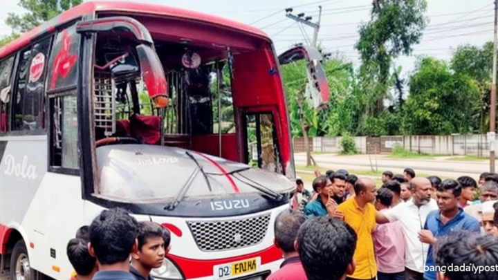 ঈদের দিনই সন্তানসহ প্রাণ গেল দম্পতির