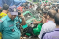 চট্টগ্রামে ট্রেনের ধাক্কায় দুমড়ে-মুচড়ে গেলো অটোরিকশা, আহত চালক