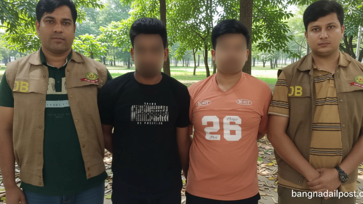 চট্টগ্রামে অস্ত্রসহ বড় সাজ্জাদ-রায়হানের দুই সহযোগী গ্রেফতার