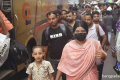 শহর ছেড়ে শেকড়ের পথে যাত্রা, ধোলাইপাড়ে জনস্রোত
