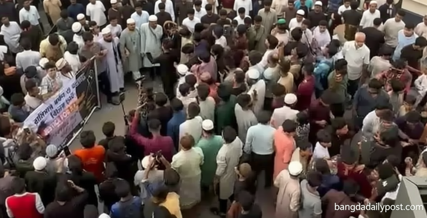 রামিসা হত্যার বিচার দাবিতে মিরপুরে সড়ক অবরোধ করে বিক্ষোভ