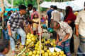 রাজশাহীতে তীব্র দাবদাহে চাহিদা বাড়ছে তালশাঁসের