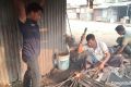 শেষ সময়ে দম ফেলার ফুরসত নেই কামারপাড়ায়