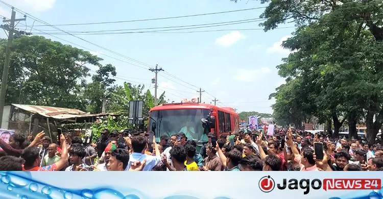 কুমিল্লায় প্রধানমন্ত্রীর প্রথম সফর, পথে পথে মানুষের উচ্ছ্বাস