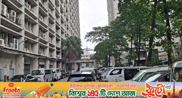শনিবারেও অফিস করছেন সরকারি চাকরিজীবীরা