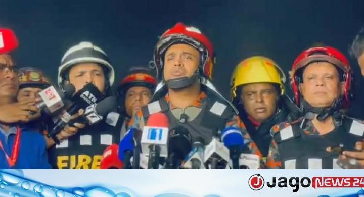 ফায়ার সার্ভিস / সরু রাস্তা ও পানির সংকটে কালশীর আগুন নিয়ন্ত্রণে বেগ পেতে হয়েছে