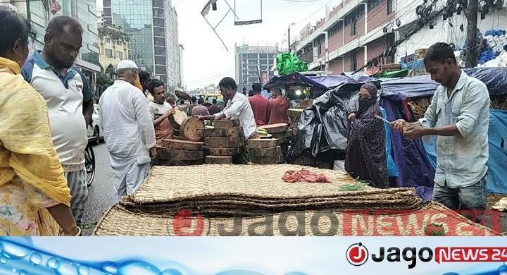 কোরবানির আগে রাজধানীতে হোগলা-খাইট্টার বেচাকেনায় ধুম