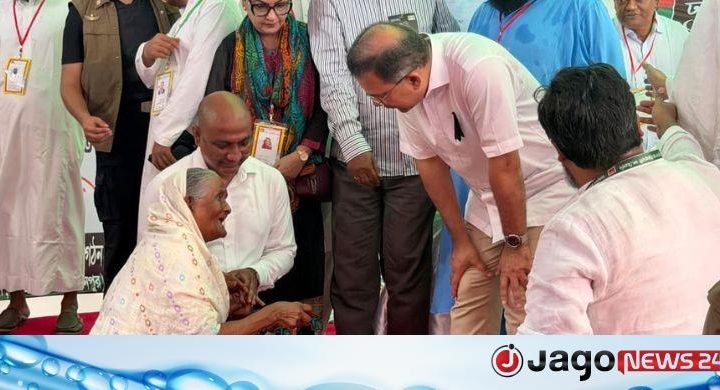 প্রধানমন্ত্রীকে কাছে পেয়ে স্বপ্নপূরণ নূরজাহান বেগমের