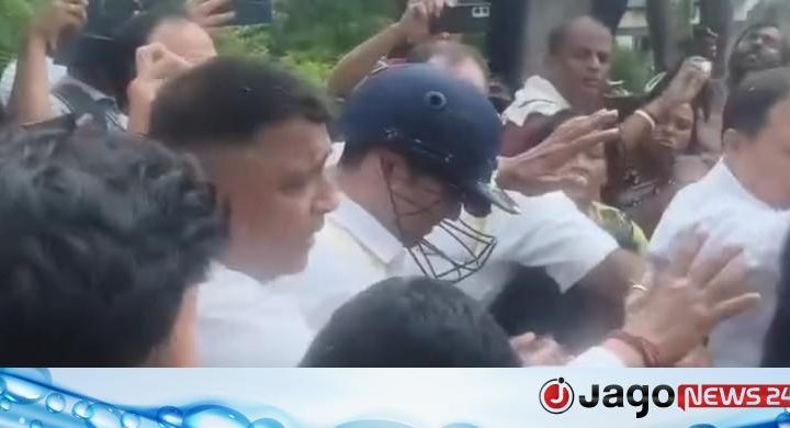 অভিষেক ব্যানার্জিকে দেখে চোর-চোর স্লোগান, মারা হলো চড়-ঘুষি