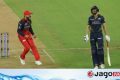 আইপিএল ফাইনাল / চ্যাম্পিয়ন হতে ১৫৬ রানের লক্ষ্য পেলো বেঙ্গালুরু