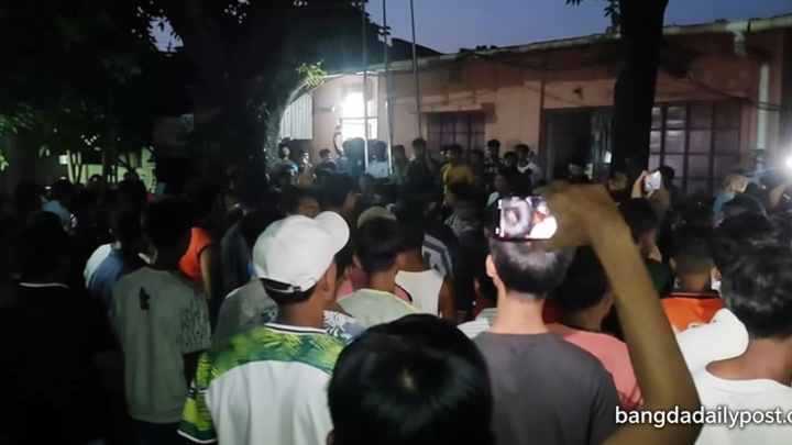 রোহিঙ্গা ক্যাম্পে রোগীর মৃত্যুকে কেন্দ্র করে হাসপাতাল ভাঙচুর