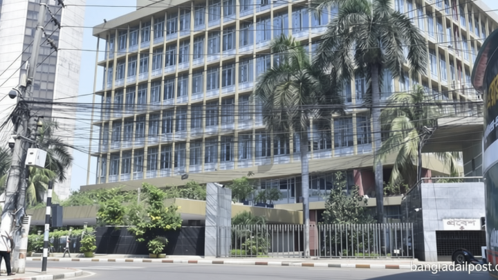 তিন মাসে কোটিপতি হিসাব বেড়েছে ২৪৪১টি