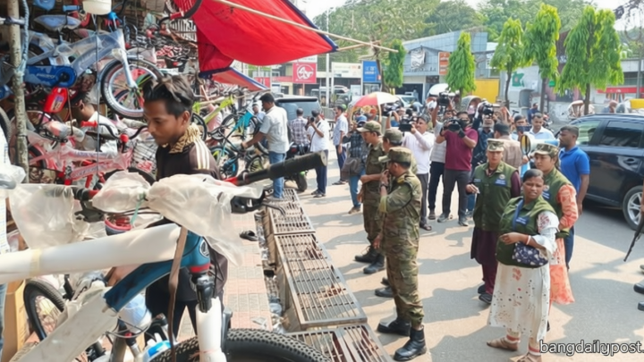 ২০০ অবৈধ দোকান উচ্ছেদ করলো চসিকের ভ্রাম্যমাণ আদালত