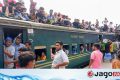 ফিরতি যাত্রায়ও ভরসা ট্রেনের ছাদ