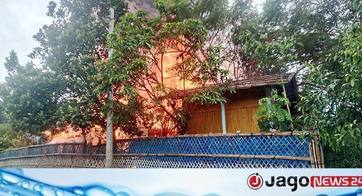 রোহিঙ্গা ক্যাম্পে আগুনে পুড়লো এনজিও অফিস
