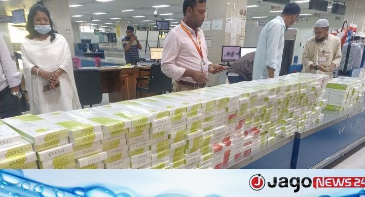 শাহ আমানতে ৬৪৭ কার্টন সিগারেট ও নিষিদ্ধ ক্রিম জব্দ