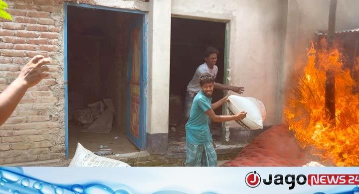 পাবনায় ছাত্রীকে শ্লীলতাহানি, অভিযুক্তের বাড়ি-দোকানে আগুন