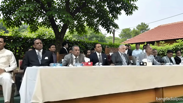 প্রধান বিচারপতি / বিচারপ্রার্থীরা আল্লাহর পর আইনজীবীর ওপর সবচেয়ে বেশি ভরসা করেন
