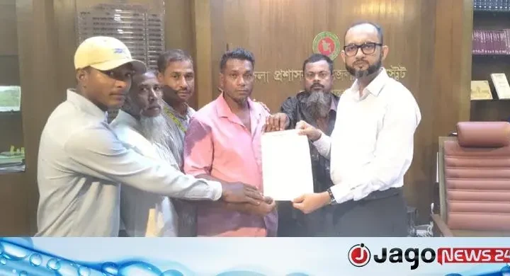 সাত দাবিতে জেলা প্রশাসকের কাছে রিকশা শ্রমিক ইউনিয়নের স্মারকলিপি