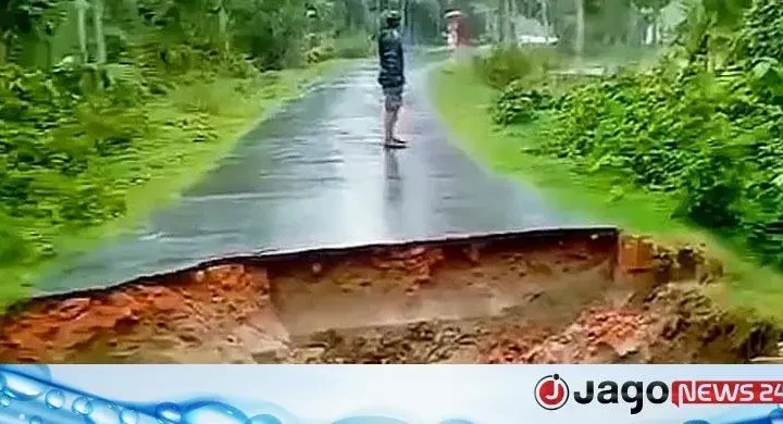 মাগুরায় কালভার্ট ধসে পড়ে যোগাযোগ বিচ্ছিন্ন, দুর্ভোগে হাজারো মানুষ