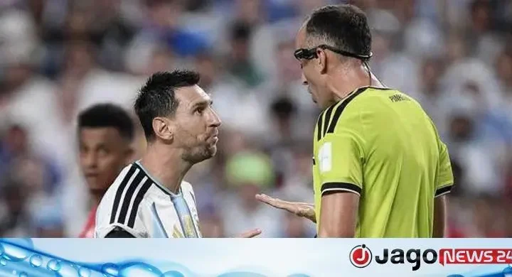 রেফারিকে মেসির কড়া বার্তা, ‘আমাকে সম্মান দেখিয়ে কথা বলুন’