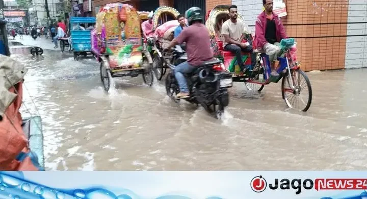 ৩ ঘণ্টায় ঢাকায় ২৮ মিলিমিটার বৃষ্টি, থেমে থেমে হতে পারে আরও