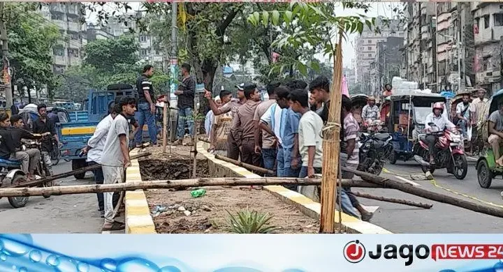 ধোলাইখালে সড়ক বিভাজকে ধস, এক পাশে যান চলাচল বন্ধ