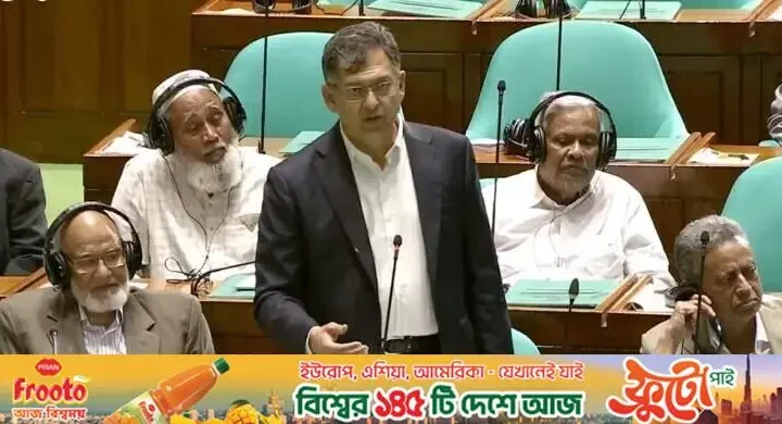দুই শপথের বিতর্কে স্বরাষ্ট্রমন্ত্রীর কড়া জবাব