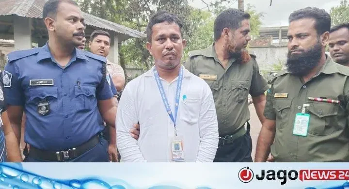 ভুয়া আয়কর কর্মকর্তা সেজে চাঁদাবাজি, গণপিটুনির পর ৬ মাসের কারাদণ্ড