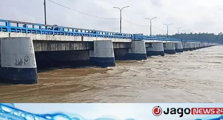 উজানের ঢল-ভারী বৃষ্টিতে বিপৎসীমা ছুঁইছুঁই তিস্তার পানি