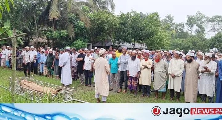 বাগেরহাটে নিজ বাড়িতে নিহত একই পরিবারের ৩ জনের দাফন সম্পন্ন