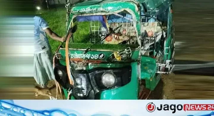 দাঁড়িয়ে থাকা ট্রাকের পেছনে সিএনজির ধাক্কা, চালকসহ আহত ৫