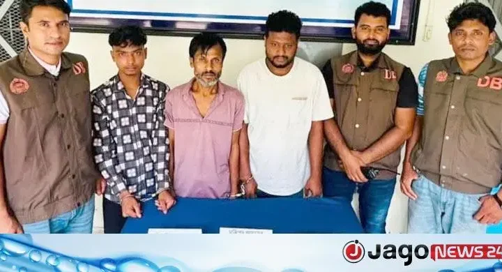 ডিবি সেজে সিএনজি চালককে অপহরণ, তিন প্রতারক গ্রেফতার