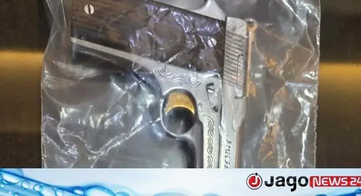 বাংলাদেশে পাচারের আগেই অস্ত্রসহ গ্রেফতার দুই কারবারি