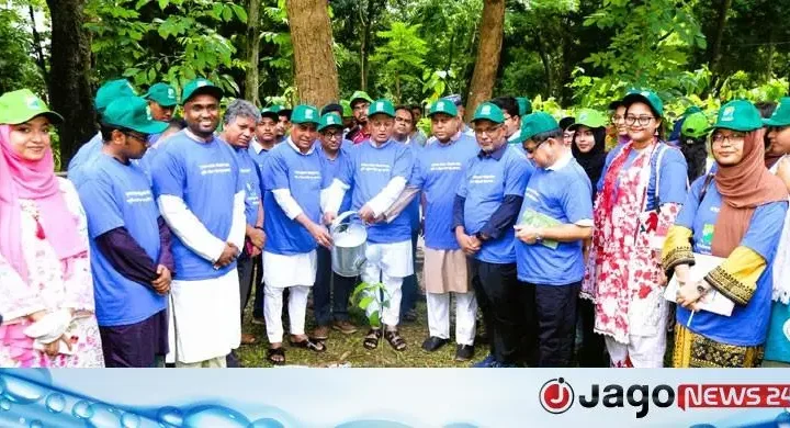 দূষণ মোকাবিলায় দেশীয় প্রজাতির গাছ লাগানোর আহ্বান ঢাবি উপাচার্যের