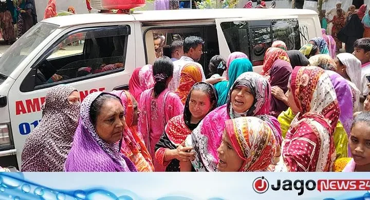 `হামারে কষ্ট দূর করার জন্য ব্যাটাটা চাকরিতে গেছিল’