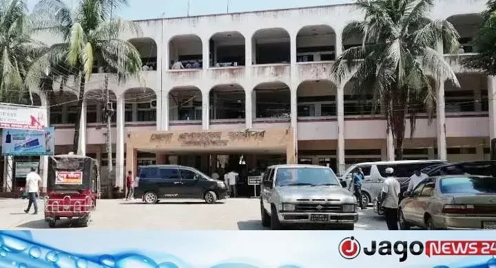 জেলা প্রশাসকের কার্যালয়ে ৩৪ জনের নিয়োগ, আবেদন ফি ১১২ টাকা