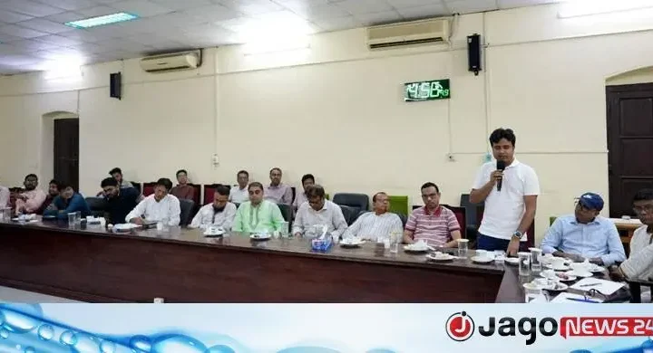 জবিতে ভিসির জরুরি বৈঠক / বিচার ছাড়া সমঝোতা নয় শিবির-ছাত্রশক্তির, কোড অব কন্ডাক্ট চায় ছাত্রদল