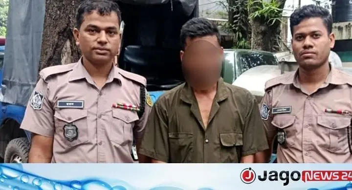 চলন্ত রিকশা থেকে নারীর চেইন ছিনতাই, উদ্ধার শাহবাগ ট্রাফিক পুলিশের