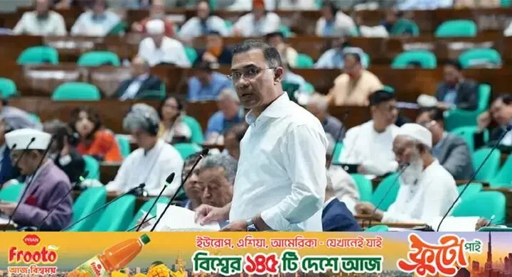 সরকারের ছয় মাস / সরকারি ব্যানার-ফেস্টুনে প্রধানমন্ত্রীর ছবি বন্ধের সিদ্ধান্ত জনস্বার্থে