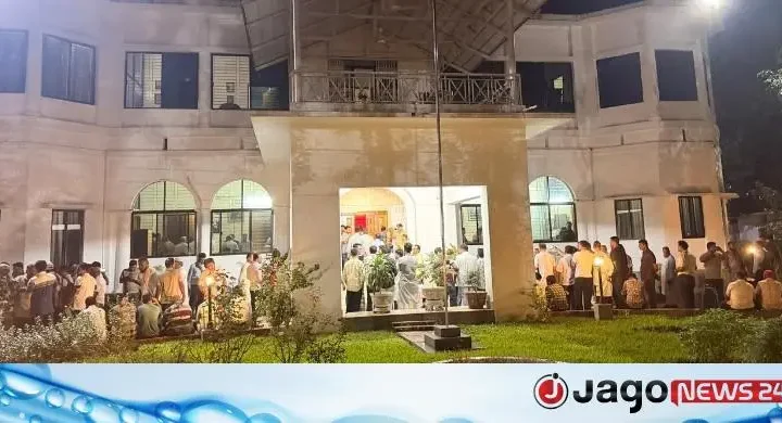 শেষ মুহূর্তে মির্জা ফখরুলের বাসায় নেতাকর্মীদের ভিড়